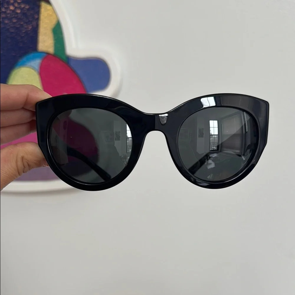 Versace Black Sunglasses with Gold Medusa Detail - Picture 2 of 5